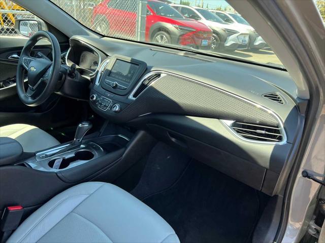 Photo of 2017 Pepperdust Metallic Chevrolet Malibu Hybrid