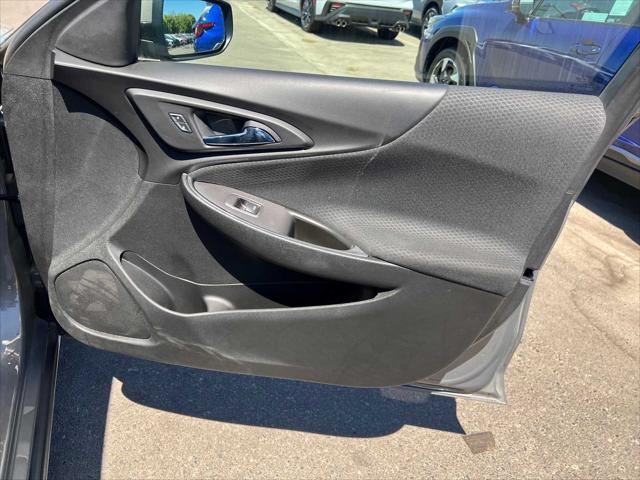 Photo of 2017 Pepperdust Metallic Chevrolet Malibu Hybrid