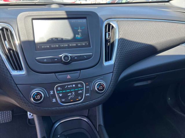 Photo of 2017 Pepperdust Metallic Chevrolet Malibu Hybrid