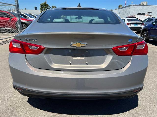 Photo of 2017 Pepperdust Metallic Chevrolet Malibu Hybrid