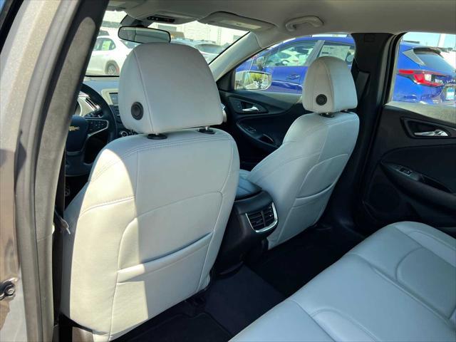 Photo of 2017 Pepperdust Metallic Chevrolet Malibu Hybrid