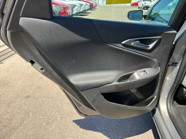 Photo of 2017 Pepperdust Metallic Chevrolet Malibu Hybrid