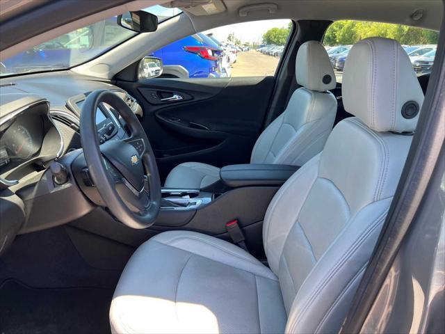 Photo of 2017 Pepperdust Metallic Chevrolet Malibu Hybrid