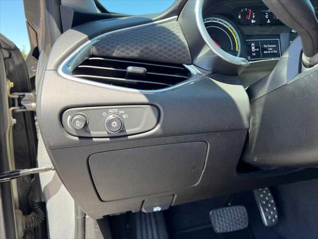 Photo of 2017 Pepperdust Metallic Chevrolet Malibu Hybrid