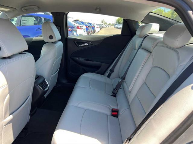 Photo of 2017 Pepperdust Metallic Chevrolet Malibu Hybrid