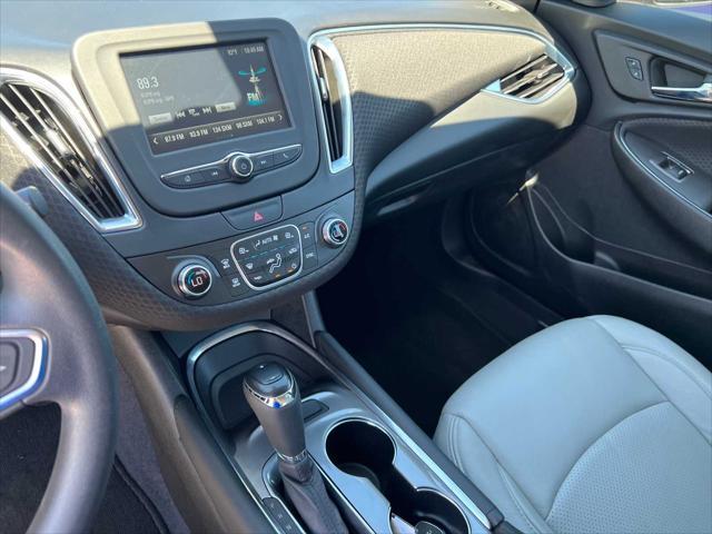 Photo of 2017 Pepperdust Metallic Chevrolet Malibu Hybrid