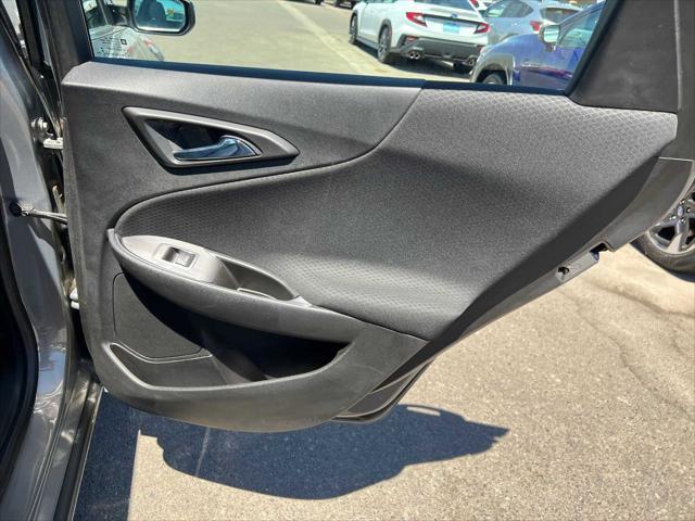 Photo of 2017 Pepperdust Metallic Chevrolet Malibu Hybrid