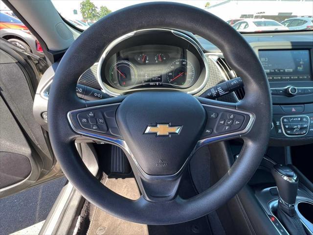 Photo of 2017 Pepperdust Metallic Chevrolet Malibu Hybrid