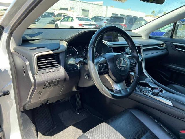 Photo of 2017 Silver Lining Metallic Lexus RX 350
