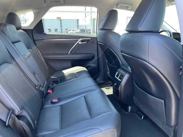 Photo of 2017 Silver Lining Metallic Lexus RX 350