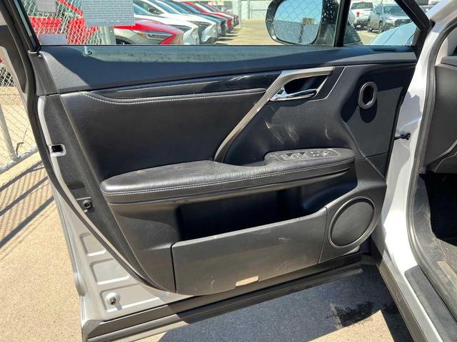Photo of 2017 Silver Lining Metallic Lexus RX 350