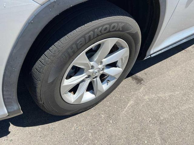 Photo of 2017 Silver Lining Metallic Lexus RX 350
