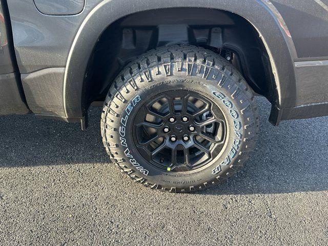 Photo of 2025 Granite Crystal Clearcoat Metallic RAM 1500
