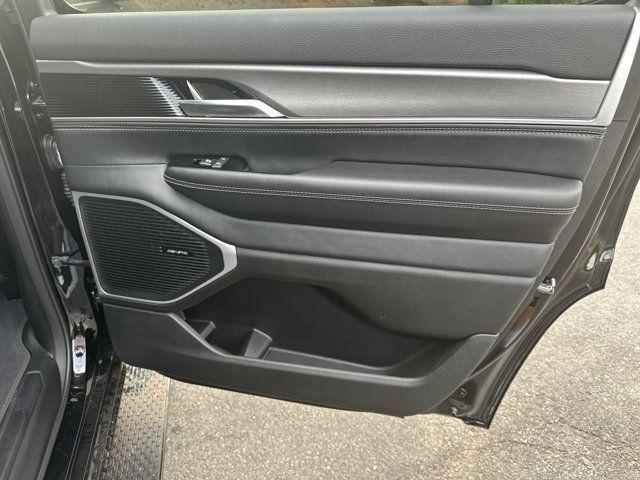 Photo of 2025 Diamond Black Jeep Wagoneer