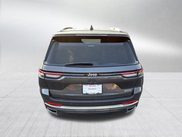 Photo of 2022 Metallic Jeep Grand Cherokee