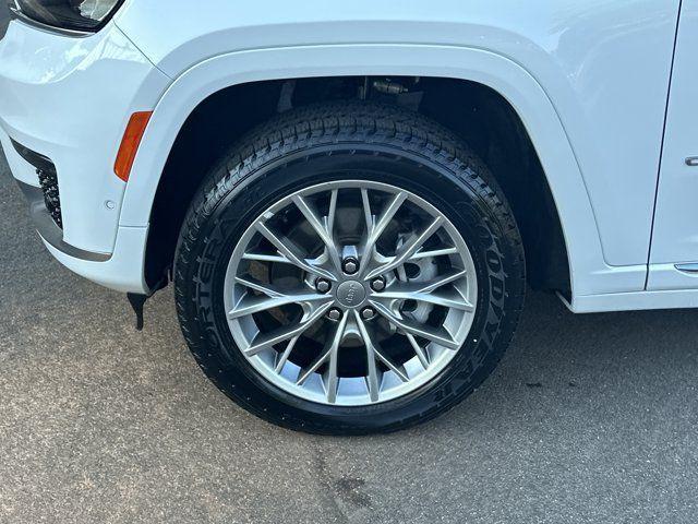 Photo of 2023 Bright White Clearcoat Jeep Grand Cherokee L