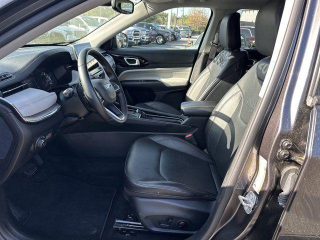 Photo of 2022 Granite Crystal Clearcoat Metallic Jeep Compass