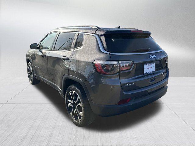 Photo of 2022 Granite Crystal Clearcoat Metallic Jeep Compass