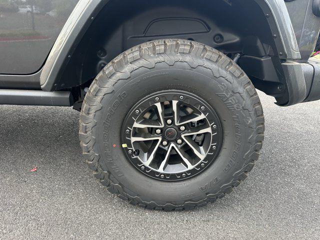 Photo of 2025 Granite Crystal Clearcoat Metallic Jeep Wrangler