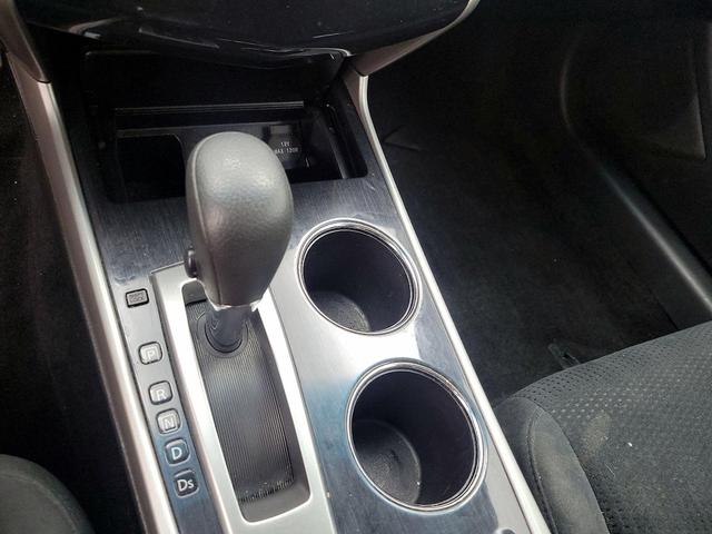 Photo of 2014 White Nissan Altima