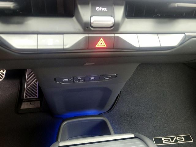 Photo of 2024 Black Kia EV9