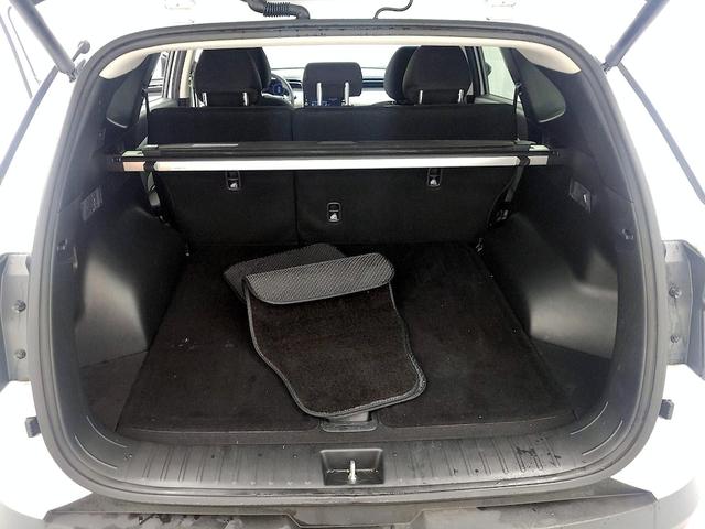 Photo of 2022 White Hyundai TUCSON Hybrid