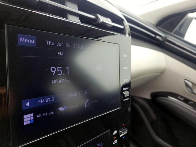 Photo of 2022 White Hyundai TUCSON Hybrid