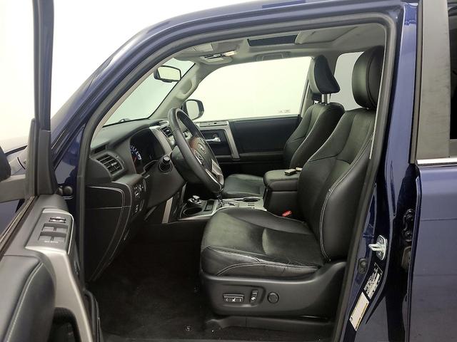Photo of 2016 Blue Toyota 4Runner