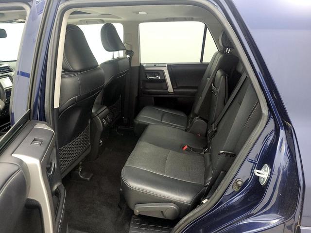Photo of 2016 Blue Toyota 4Runner