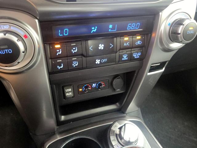 Photo of 2016 Blue Toyota 4Runner