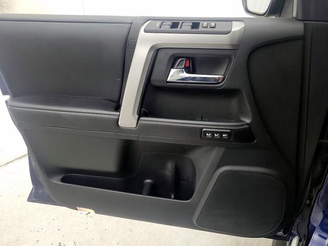 Photo of 2016 Blue Toyota 4Runner