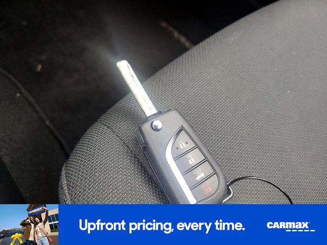 Photo of 2021 White Toyota Corolla