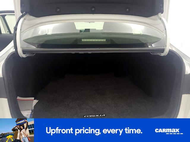 Photo of 2021 White Toyota Corolla