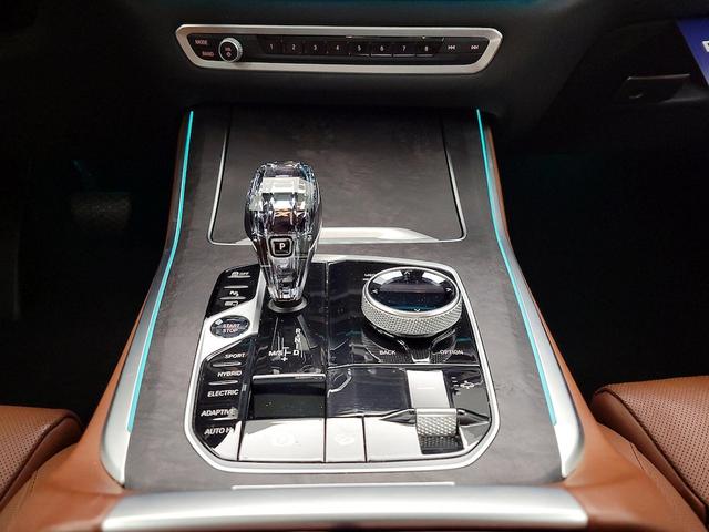 Photo of 2022 White BMW X5 PHEV