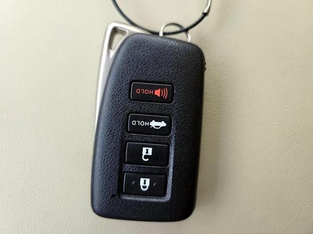 Photo of 2015 White Lexus ES 350