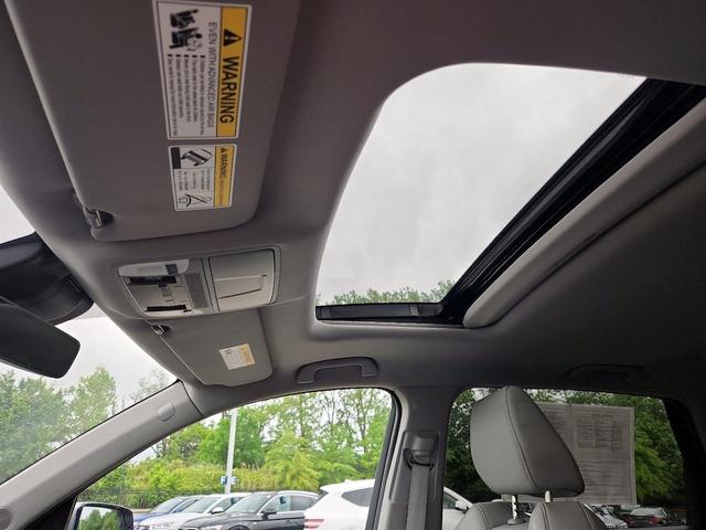 Photo of 2020 Silver Acura MDX