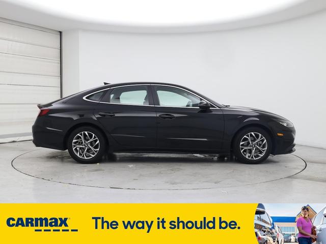 Photo of 2023 Black Hyundai SONATA