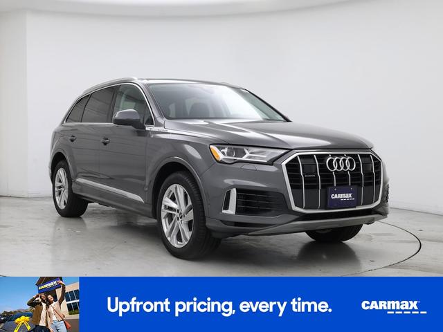 Photo of 2022 Gray Audi Q7