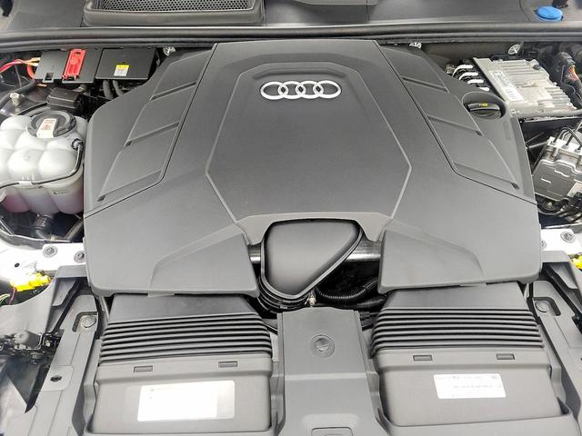 Photo of 2022 Gray Audi Q7