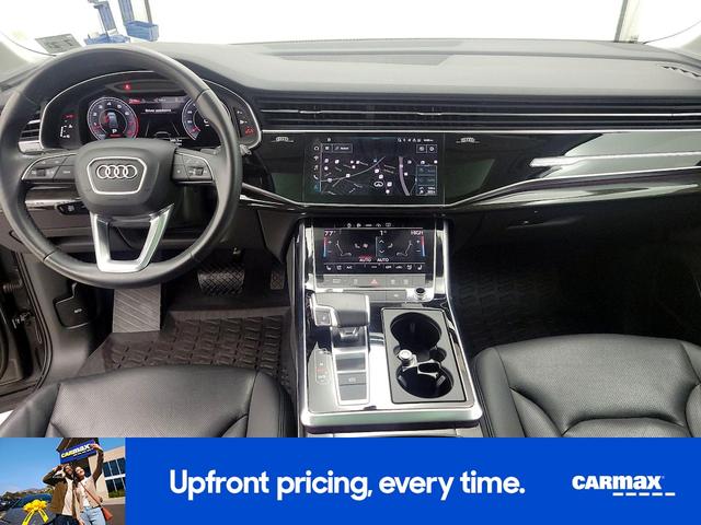 Photo of 2022 Gray Audi Q7
