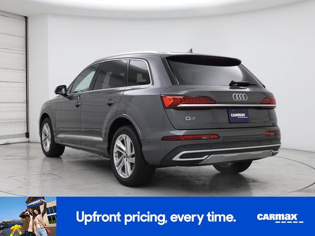 Photo of 2022 Gray Audi Q7