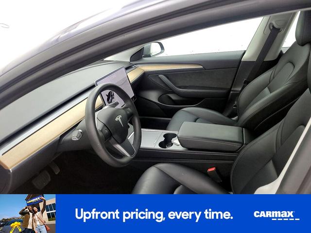 Photo of 2022 Gray Tesla Model 3
