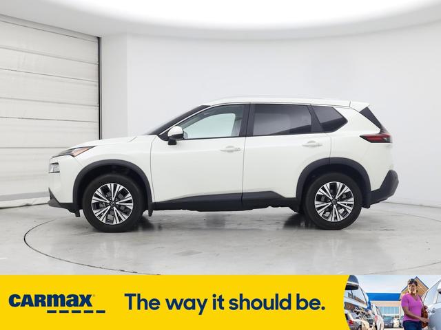 Photo of 2022 White Nissan Rogue