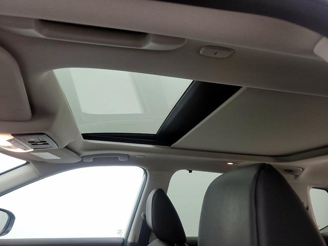 Photo of 2022 White Nissan Rogue