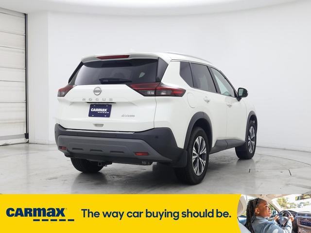 Photo of 2022 White Nissan Rogue