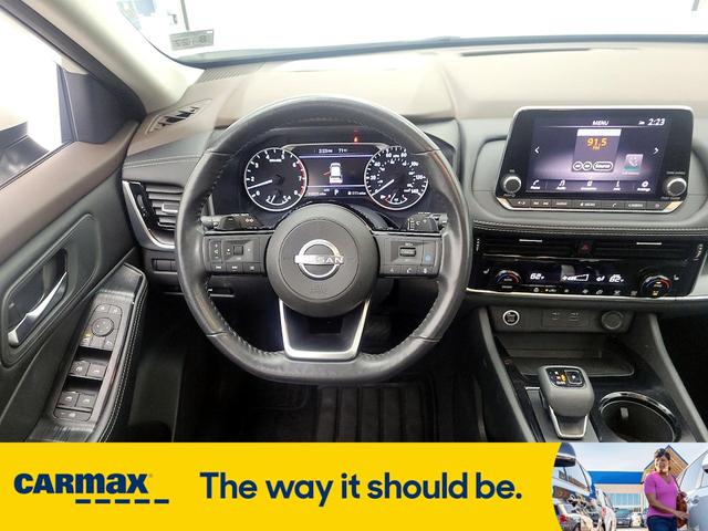 Photo of 2022 White Nissan Rogue