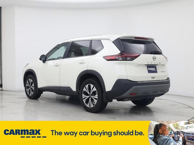 Photo of 2022 White Nissan Rogue