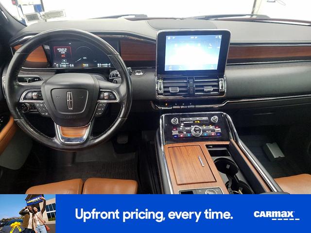 Photo of 2019 Blue Lincoln Navigator