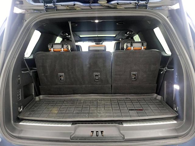 Photo of 2019 Blue Lincoln Navigator