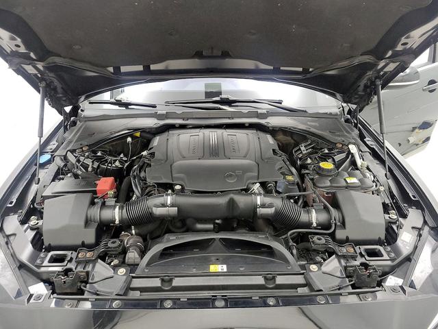 Photo of 2017 Black Jaguar XE
